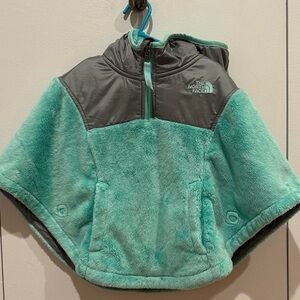 The North Face Kids' Aqua and Gray Fleece Cape